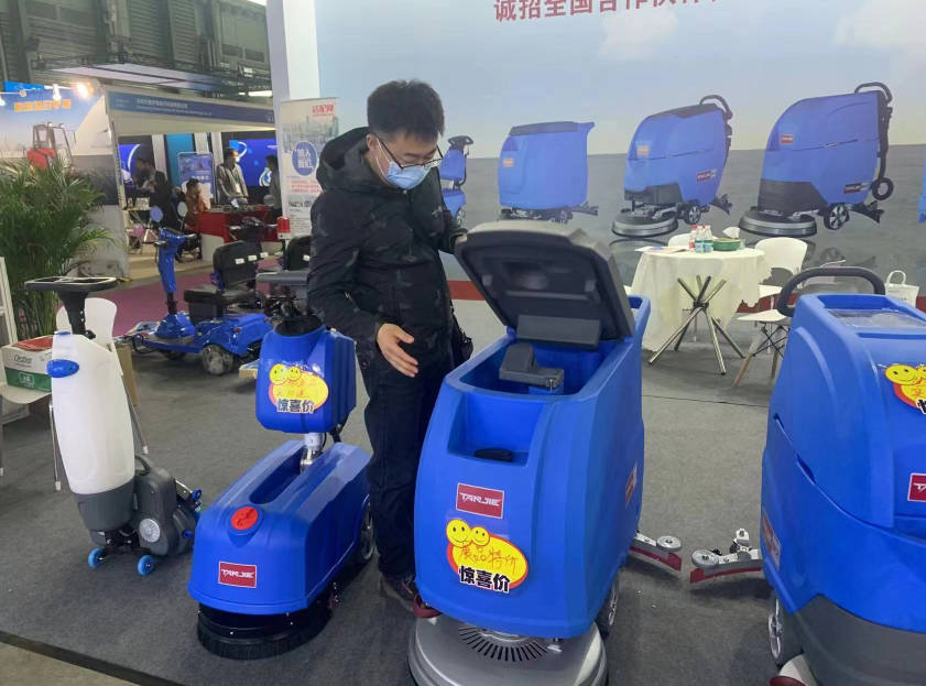 昌平坦洁洗地机公司致力于电动洗地机的生产、销售和服务百家